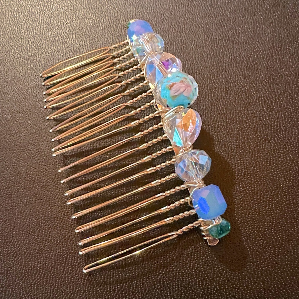 Handmade Blue & Pink, Roses & Hearts Glass & Crystal Hair Comb Light Gold - Picture 5 of 8
